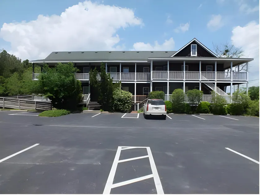 Scarborough Inn - Image 1