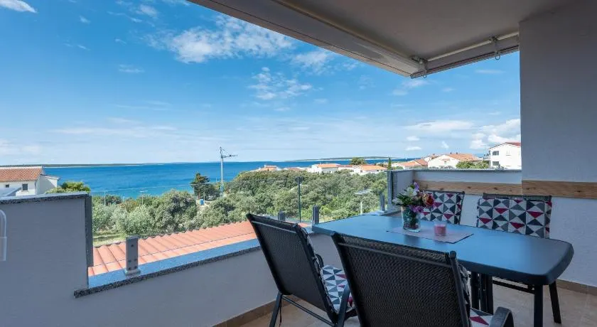 Mandre Sunset Apartment Laura - only for family - Image 1