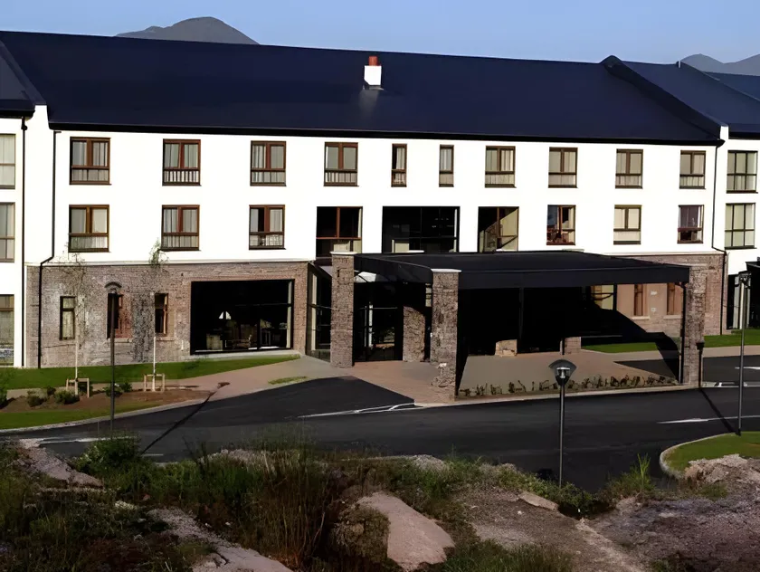 Golden's Cove Apartments at Sneem Hotel - Image 1