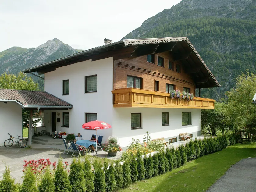 Holiday Home in Holzgau near Snowworld Ski Area - Image 1