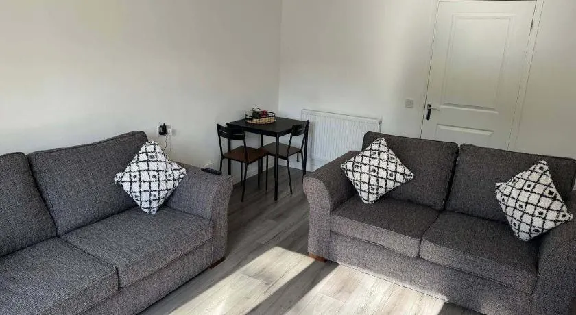 Derby House- 2 Bedrooms-Free Parking- Tv and Wifi - Image 1
