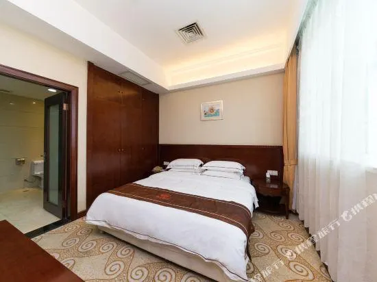 Yifeng Hotel - Image 1