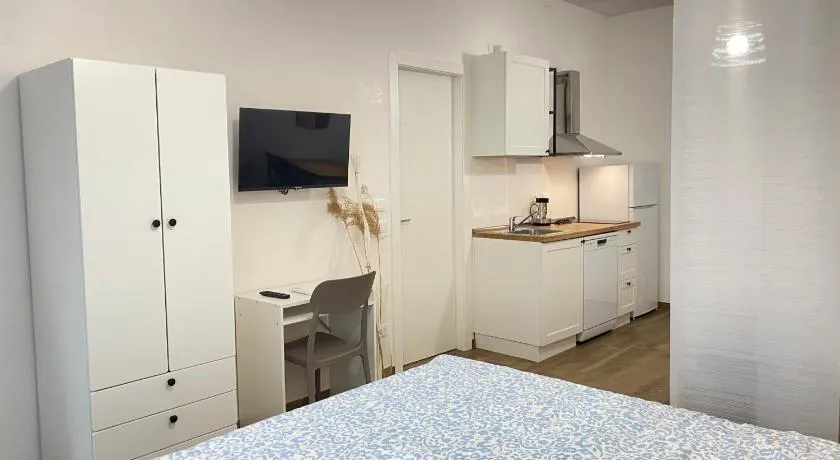 Suite Emilia 4 - Image 1