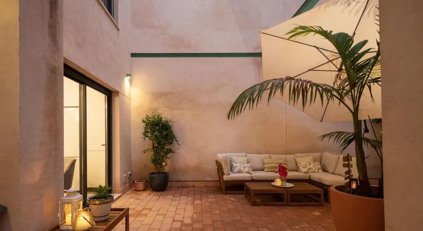 Terra Triana Apartments - Image 1