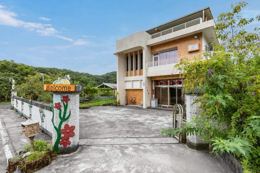 Plum Blossom Inn Homestay - Image 1