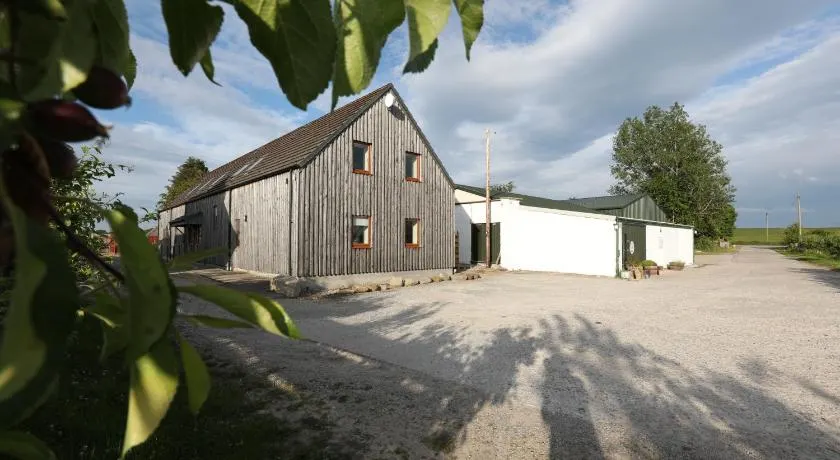 Spacious 6 bedroom property on a working fruit farm - Image 1