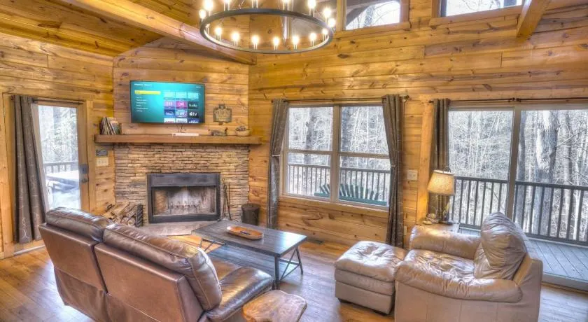 Luxury Cabin Sleeps 8 with creekside fire pit near Helen GA - Image 1