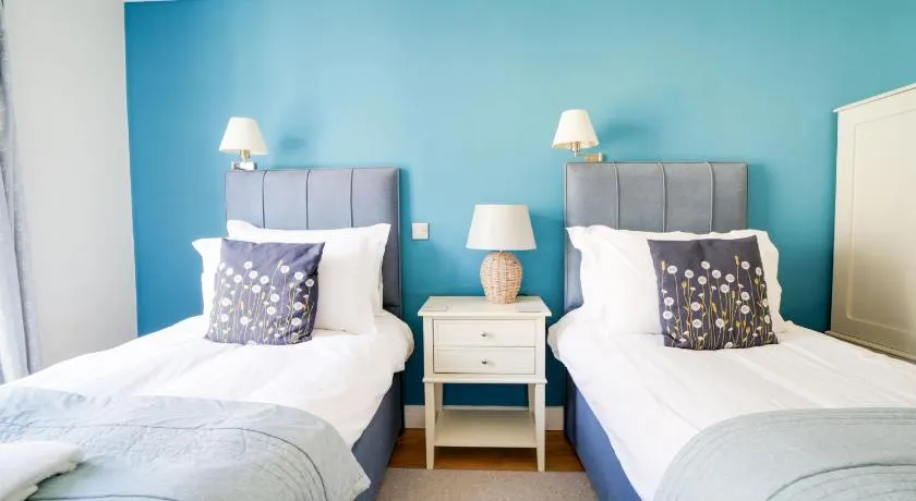 The Artist Loft, Ensuite Guest Rooms, Porthleven - Image 1