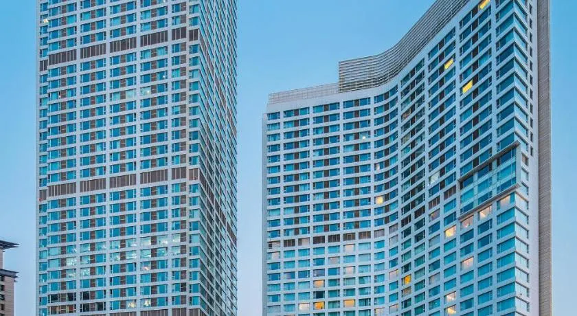 New World Dalian Hotel - Image 1