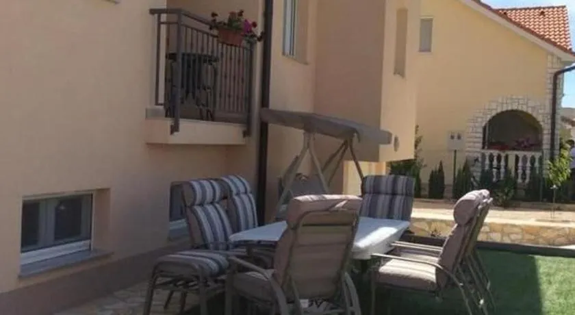 Apartments Lipovica - Image 1