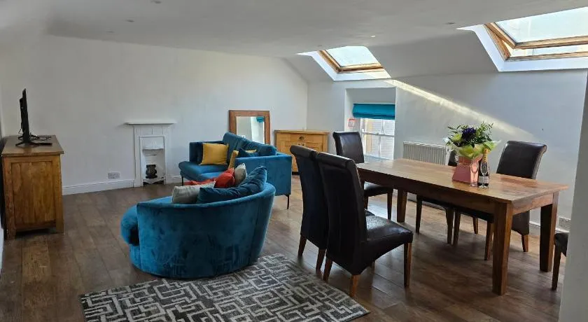 Longden Court Mews - Image 1