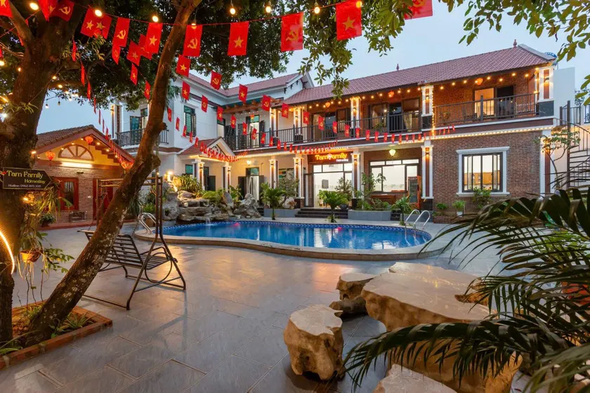 TAM FAMILY HOMESTAY and RESTAURANT - Image 1