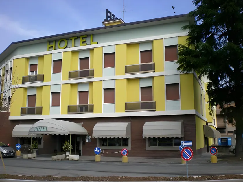 Hotel Industria - Image 1