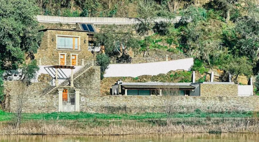 Aguilhões River House - Image 1