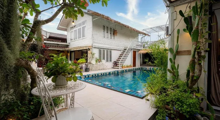 Secret garden pool villa - Image 1