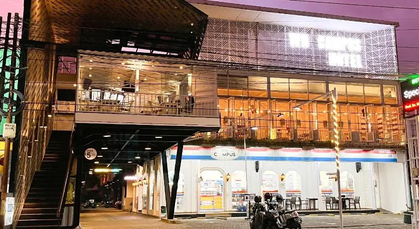 Hotel Wisata Niaga Campus - Image 1