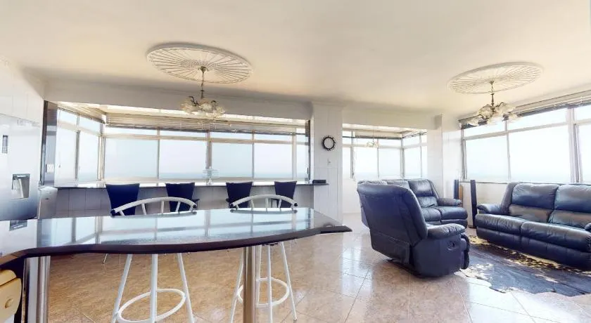 Shangri-La Penthouse View - Image 1