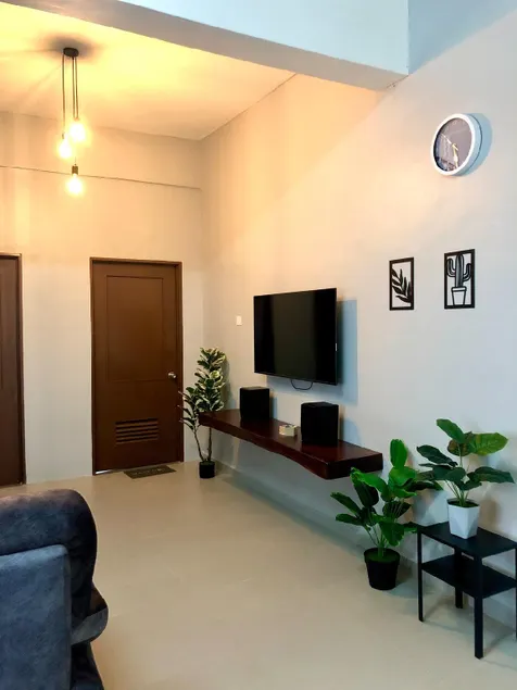 Blue House｜Ulu Yam Homestay｜12-15pax - Image 1
