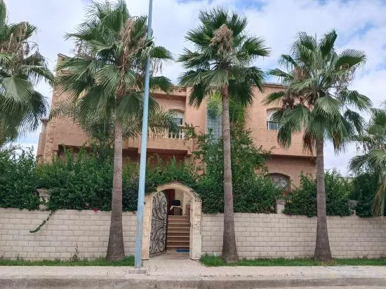Morocco Casablanca Polar Bear Airport Homestay - Image 1