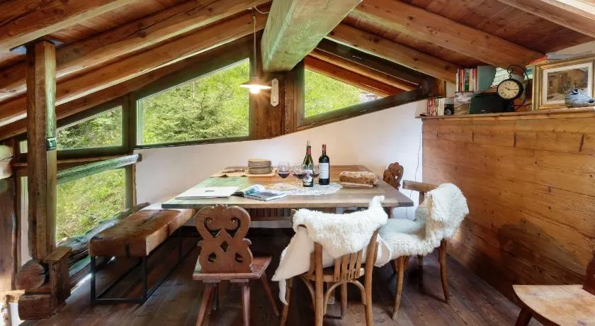 HelloChalet - Chalet da MiRo - Sunny terraces with stunning Matterhorn views, reachable on foot only - Image 1
