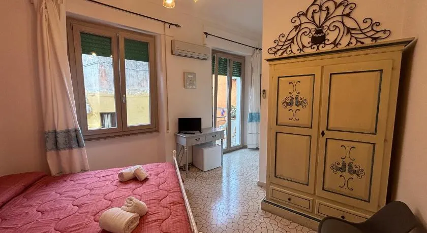 Regina margherita rooms stanza matrimoniale con bagno privato - Image 1