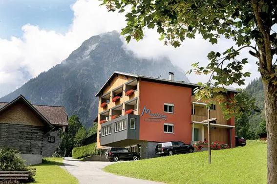 Hotel Garni Madrisa - Image 1