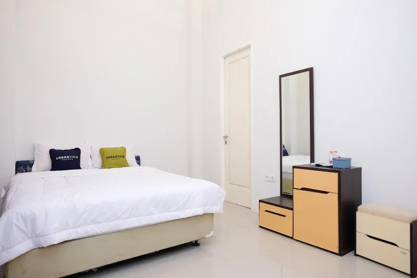 Urbanview Hotel Trisna Tulungagung - Image 1