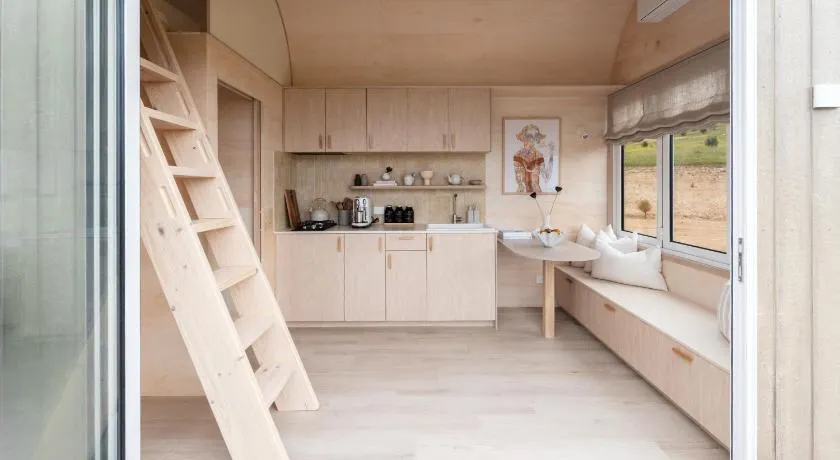 Off-grid Beachfront Cabin on Kangaroo Island - Image 1