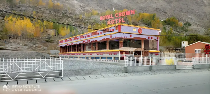 Royal Crown Hotel - Image 1