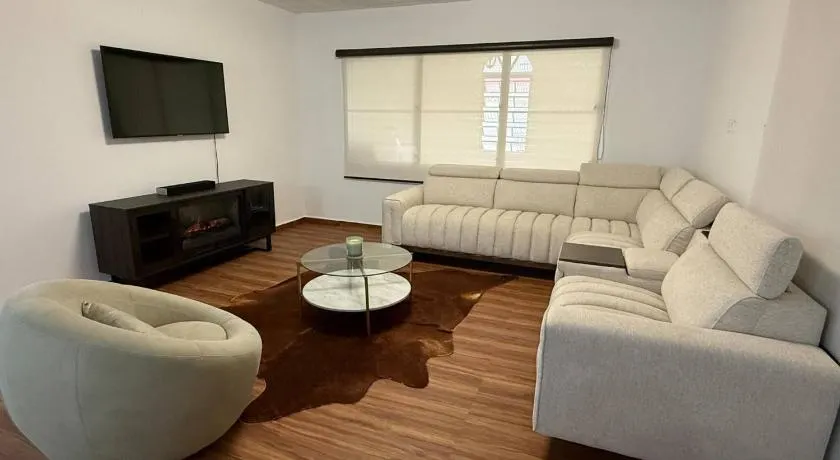 Villa Catalina Beach House - Image 1