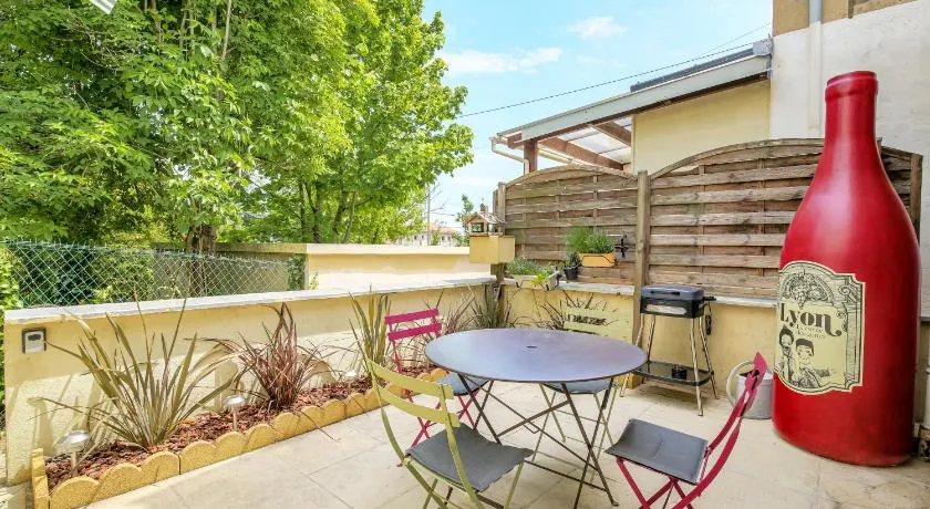 Maison avec terrasse proche Lyon - Image 1