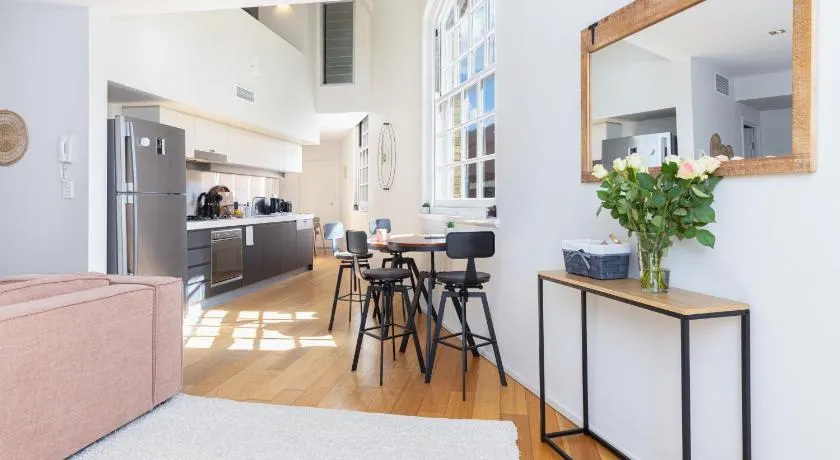 Stylish Heritage 2BR Loft near City and River with Pool and Free Parking - Image 1
