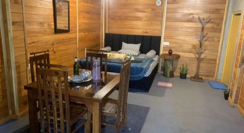20/20 wood cabana - Image 1