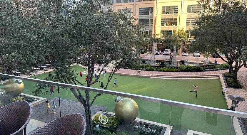 Luxury apt in perfect location - Image 1