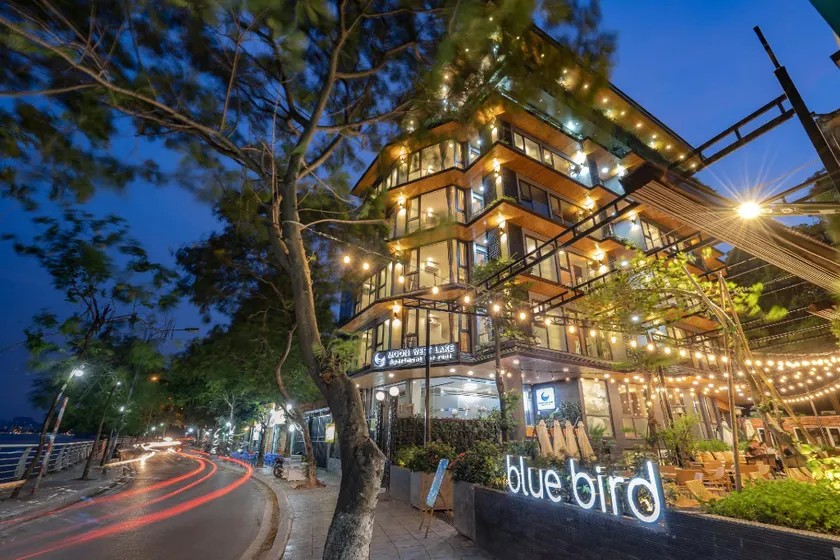 22Land Moon West Lake - Image 1