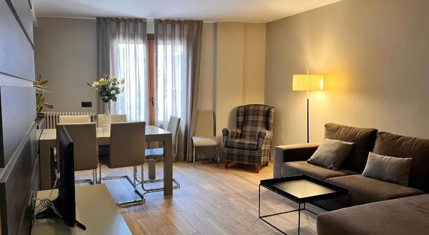 Apartamentos Casa Roldan - Image 1