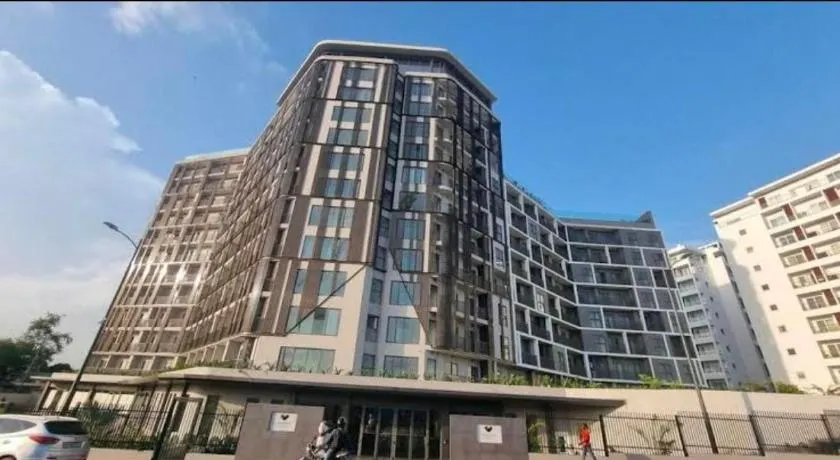 Loxwood House Apartments - Image 1