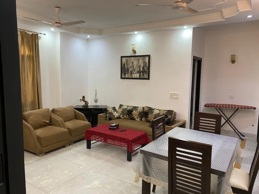 LUXURIOUS 3 BEDROOM APARTMENT - Image 1