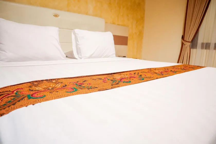 Grand mansion hotel - Image 1