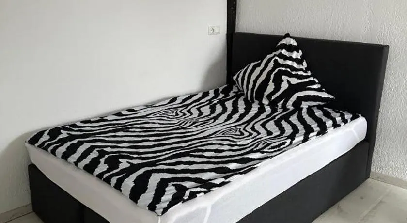 1 Zimmer Häuschen - Image 1