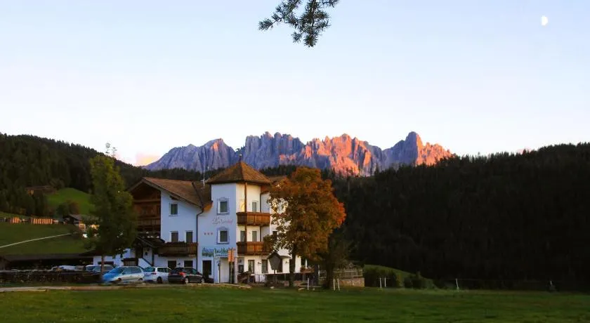 Hotel Landgasthof Lärchenwald - Image 1