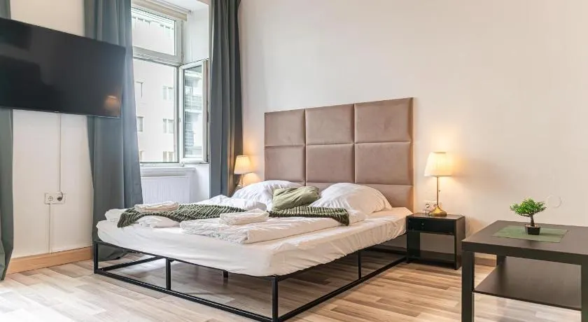 Lovely 2BR Apartment, Near U6 Schöpfwerk - Image 1