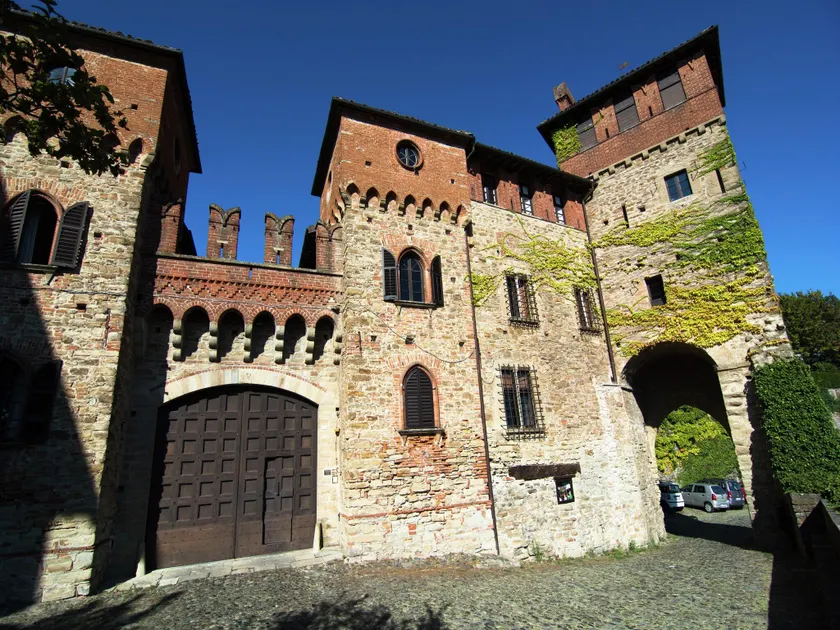 Guest House in Monferrato With Castle Views - Image 1