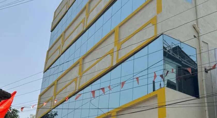 Hotel Prisha Recidency - Image 1