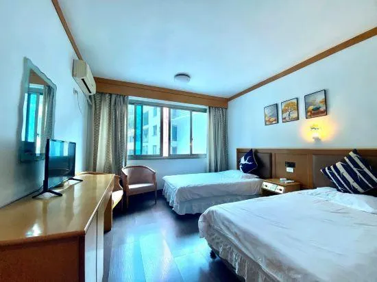 Red Moon Inn - Image 1