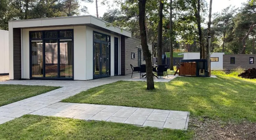 Huisje Bosrijk, met Hottub! - Image 1