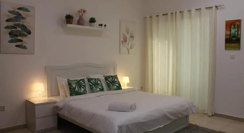 England Cluster International City - Bright,Spacious and Well Furnished Studio - Image 1