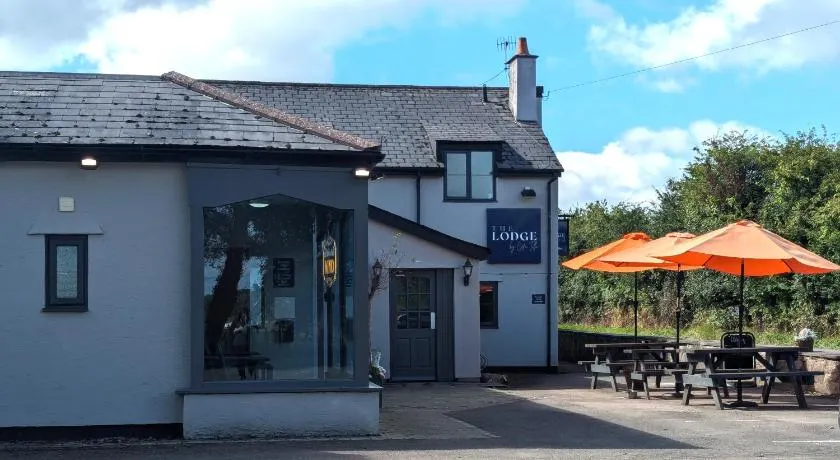 The Lodge by Cefn Tilla - Image 1