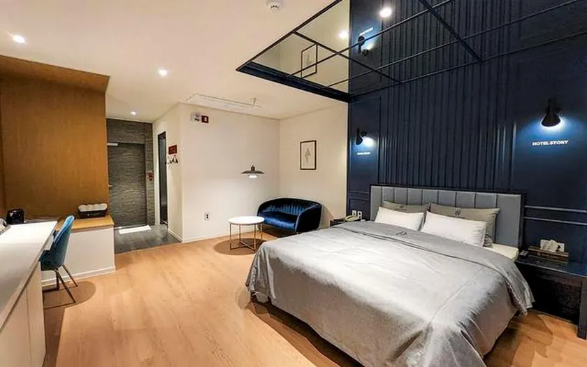 Yeongju Hotel Story - Image 1