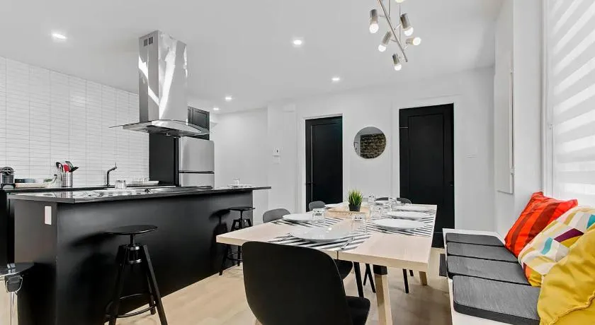 Les Appartements du 300 - Image 1